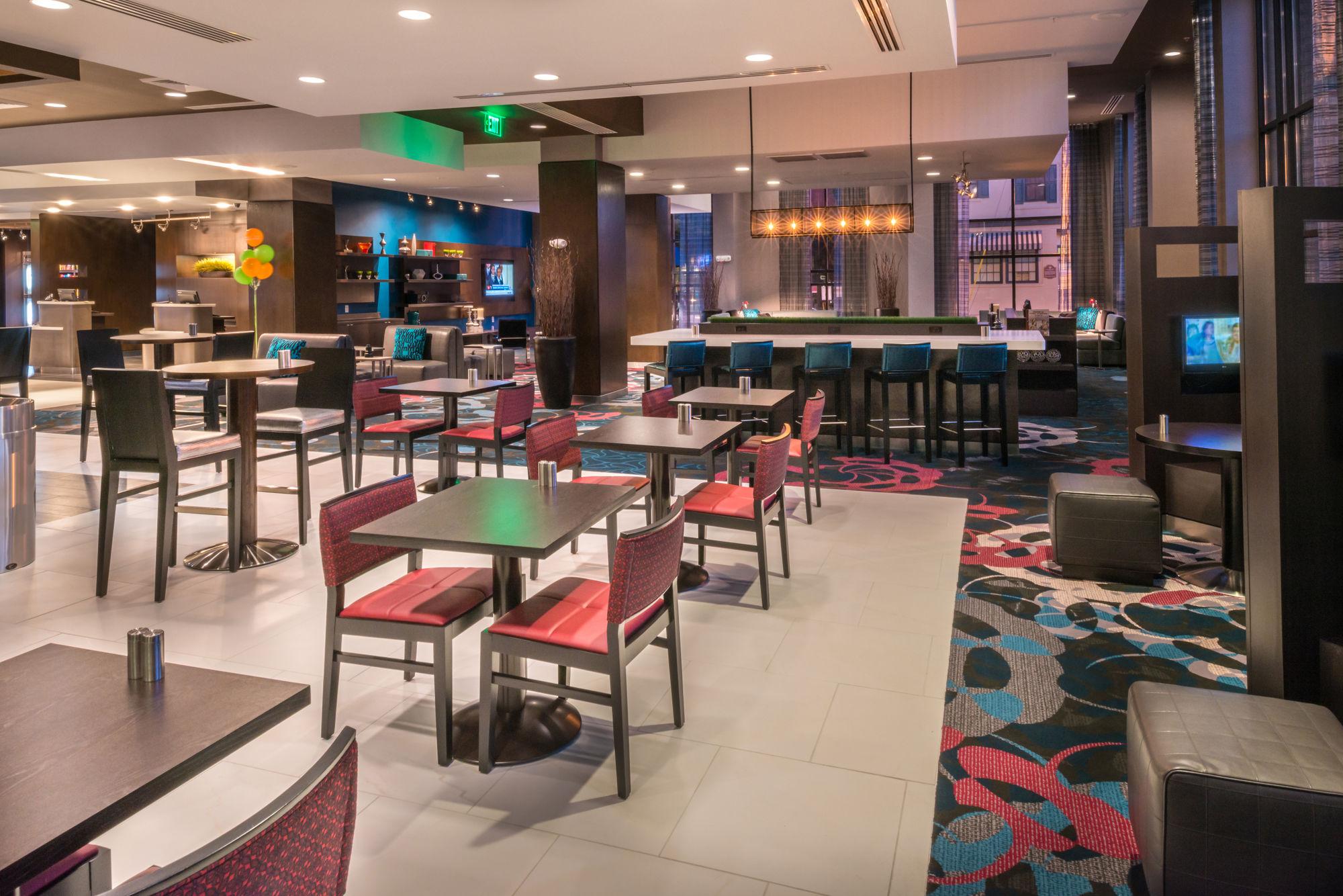 Courtyard By Marriott Wilmington Downtown/Historic District Hotel Bagian luar foto