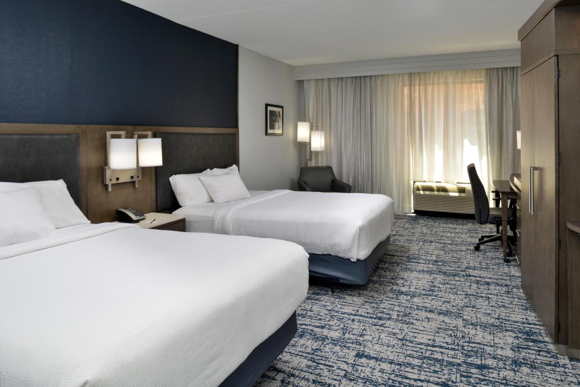 Courtyard By Marriott Wilmington Downtown/Historic District Hotel Bagian luar foto