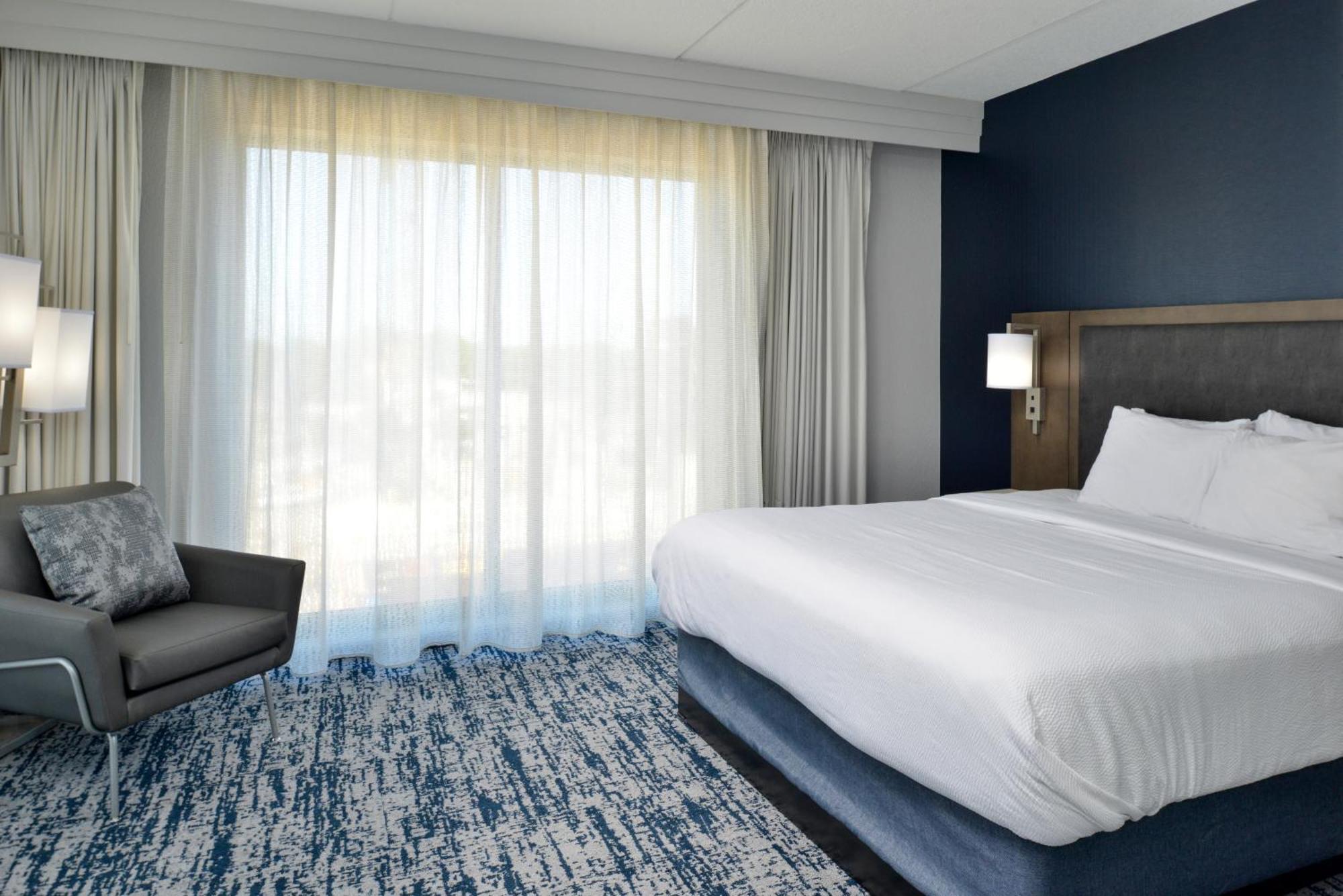 Courtyard By Marriott Wilmington Downtown/Historic District Hotel Bagian luar foto