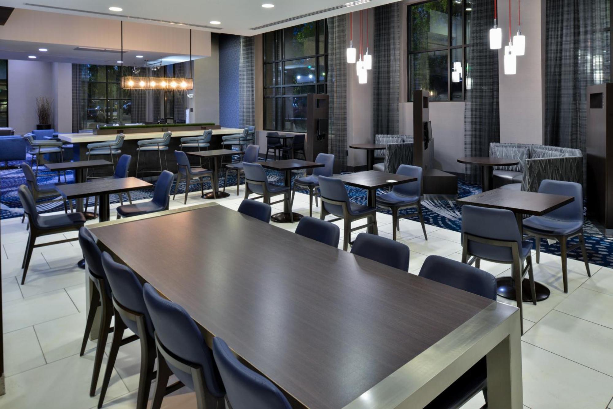 Courtyard By Marriott Wilmington Downtown/Historic District Hotel Bagian luar foto