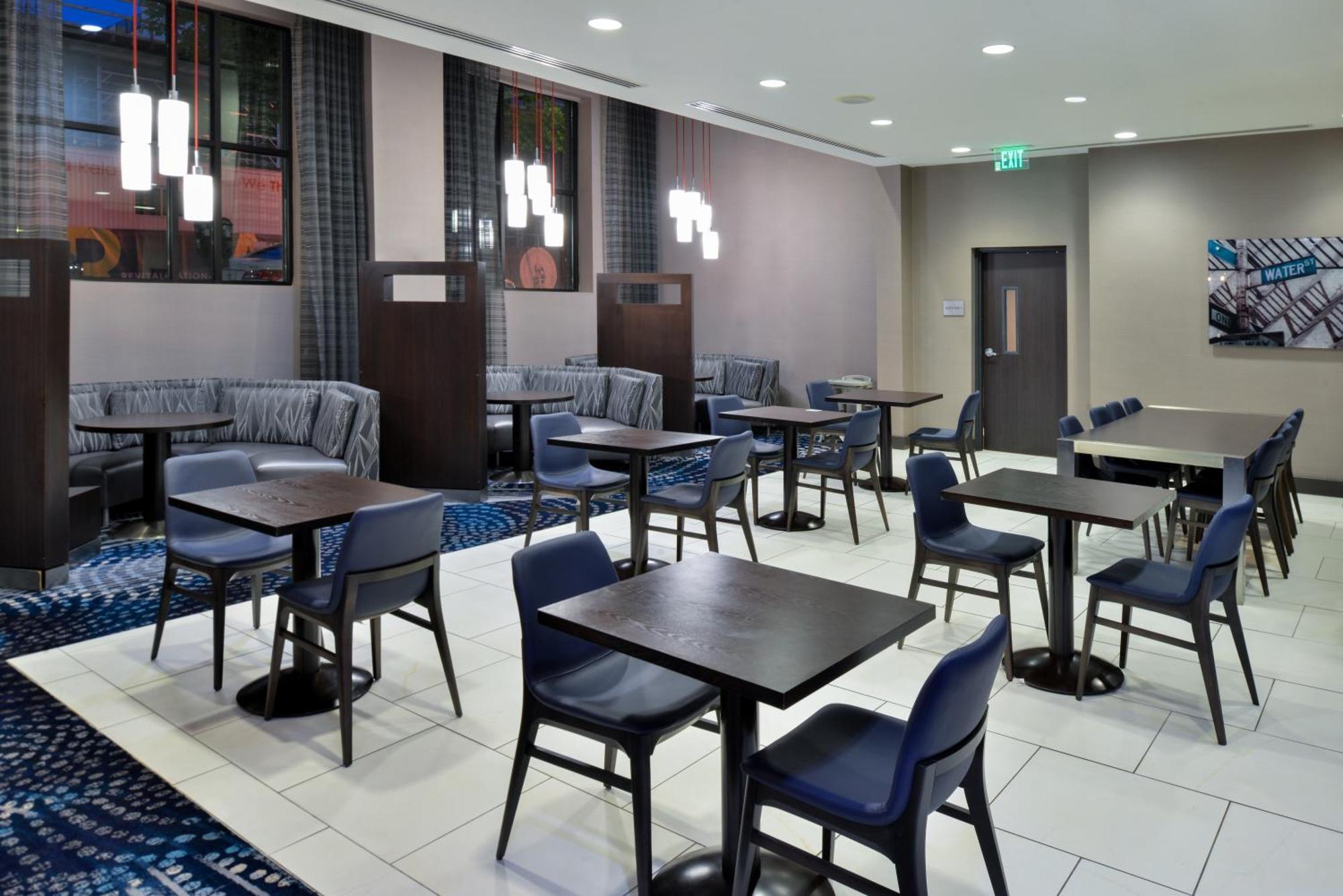 Courtyard By Marriott Wilmington Downtown/Historic District Hotel Bagian luar foto