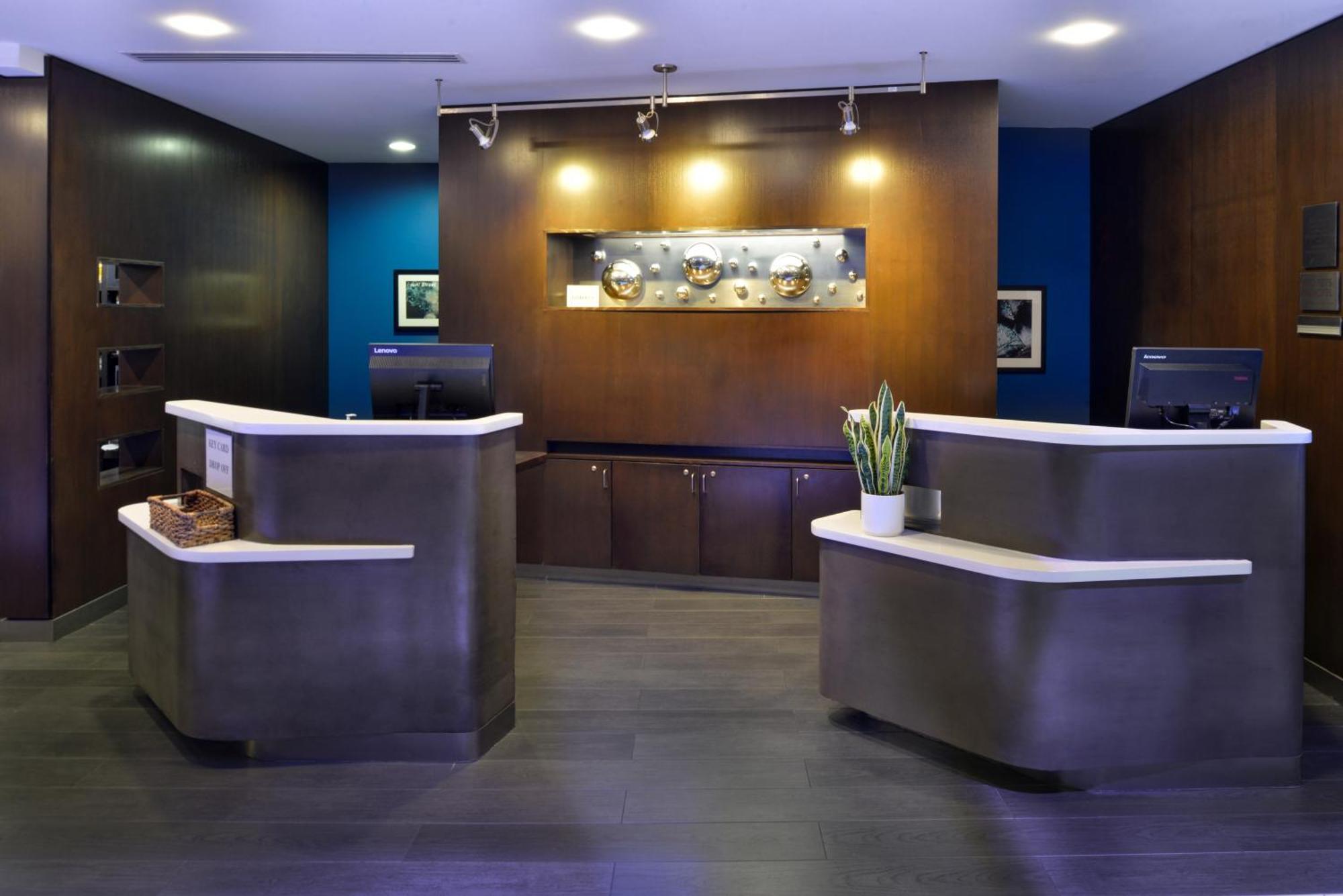 Courtyard By Marriott Wilmington Downtown/Historic District Hotel Bagian luar foto