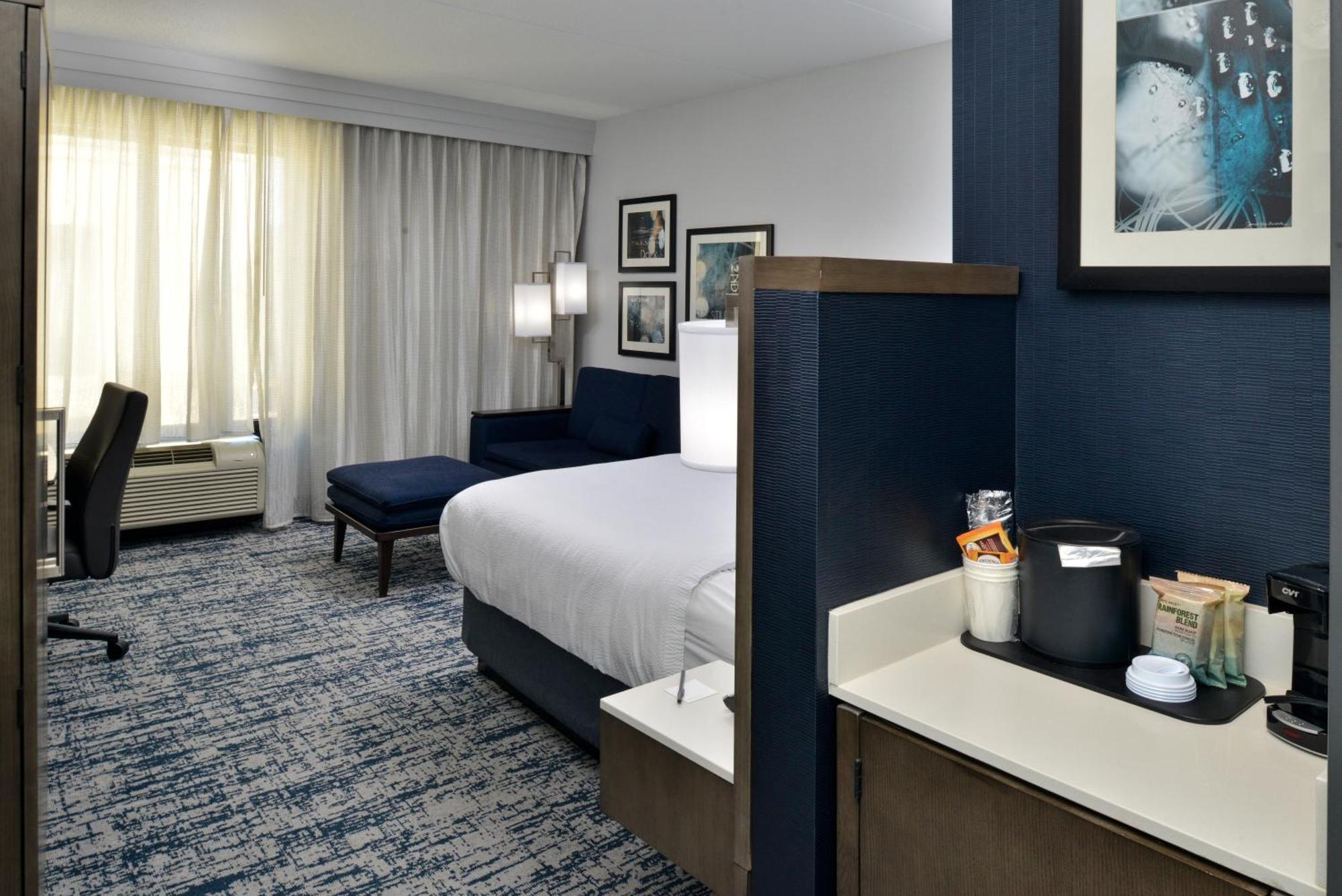 Courtyard By Marriott Wilmington Downtown/Historic District Hotel Bagian luar foto