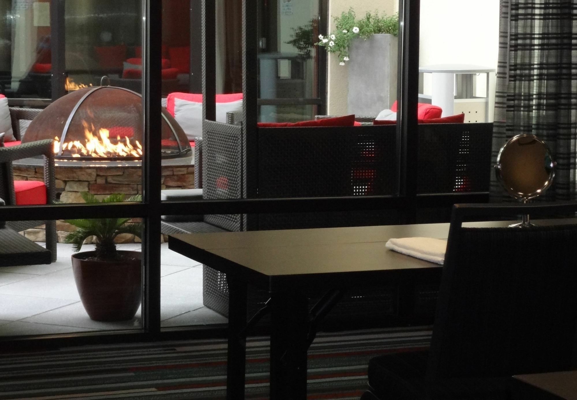 Courtyard By Marriott Wilmington Downtown/Historic District Hotel Bagian luar foto